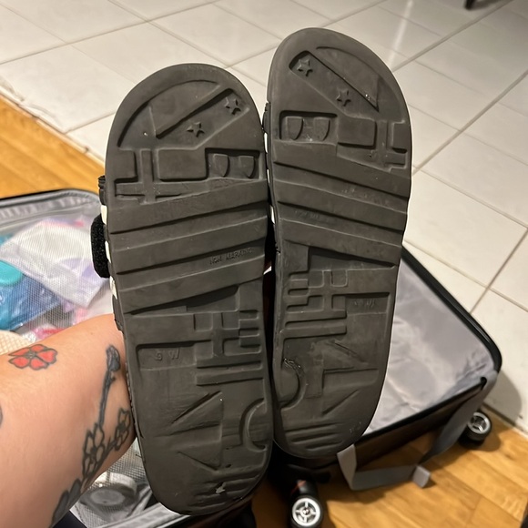 Slides for all occasions, in perfect condition. Massage balls on bottoms. - Picture 2 of 6